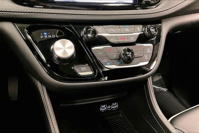 Used 2025 Chrysler Pacifica Limited image 28