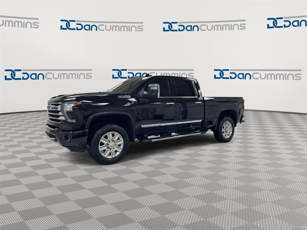 Used 2025 Chevrolet Silverado 2500 High Country w/ Technology Package image 4