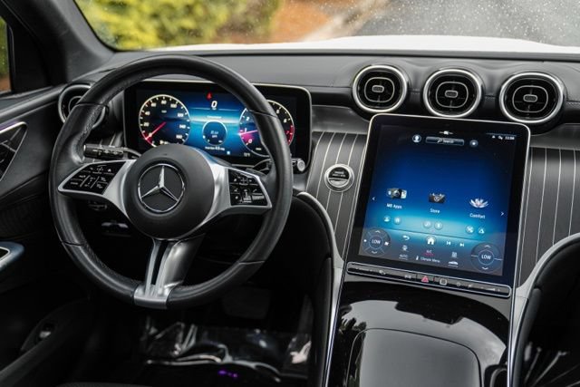 Used 2023 Mercedes-Benz GLC 300 image 26