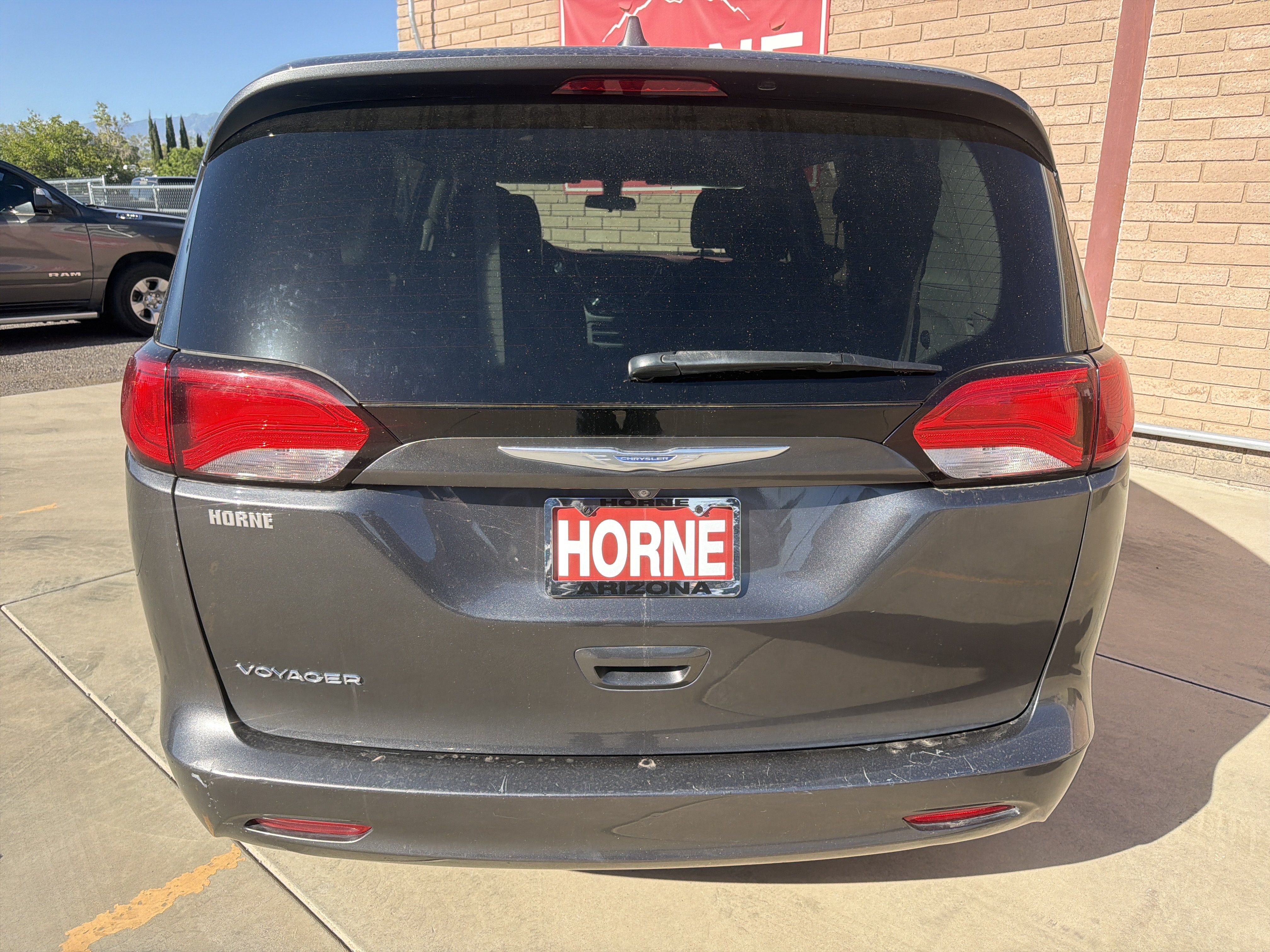 Used 2020 Chrysler Voyager LX FWD image 4