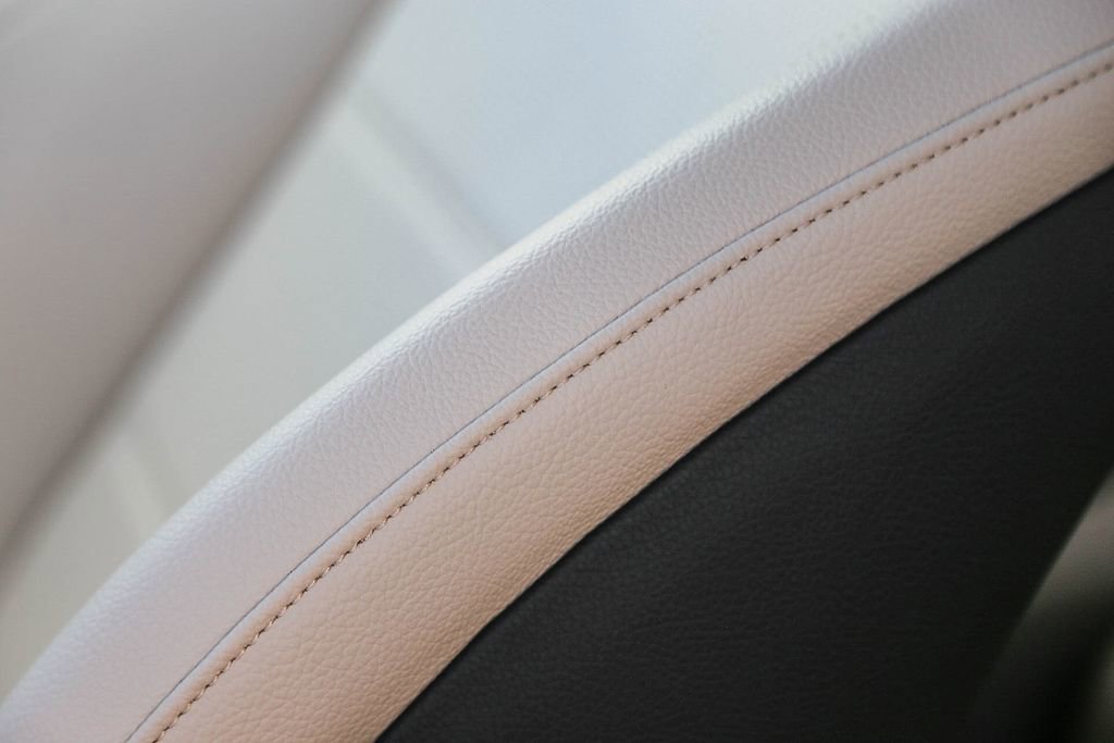 Used 2023 Mercedes-Benz GLC 300 image 24