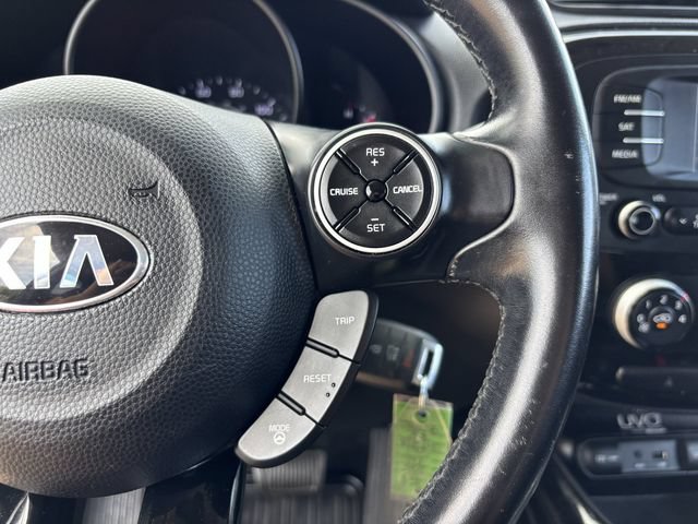 Used 2015 Kia Soul ! FWD image 28