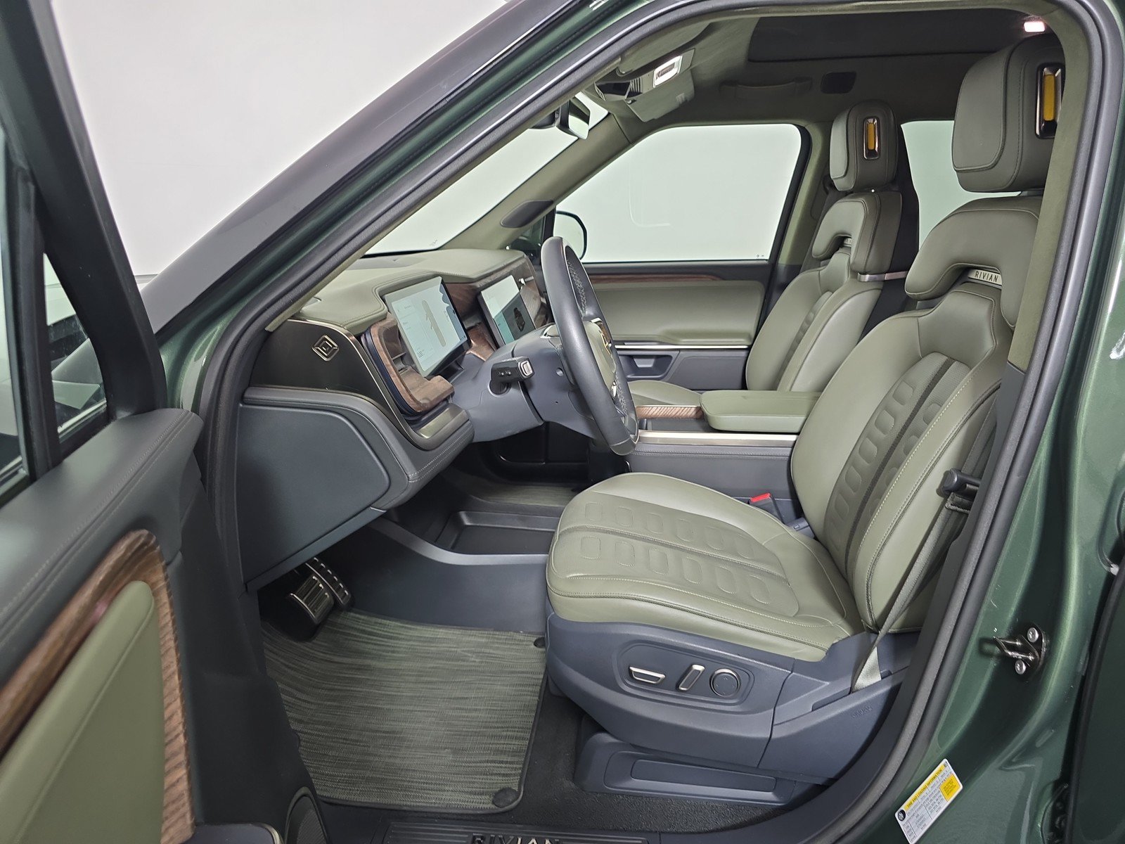 Used 2022 Rivian R1T Adventure AWD/4WD image 20