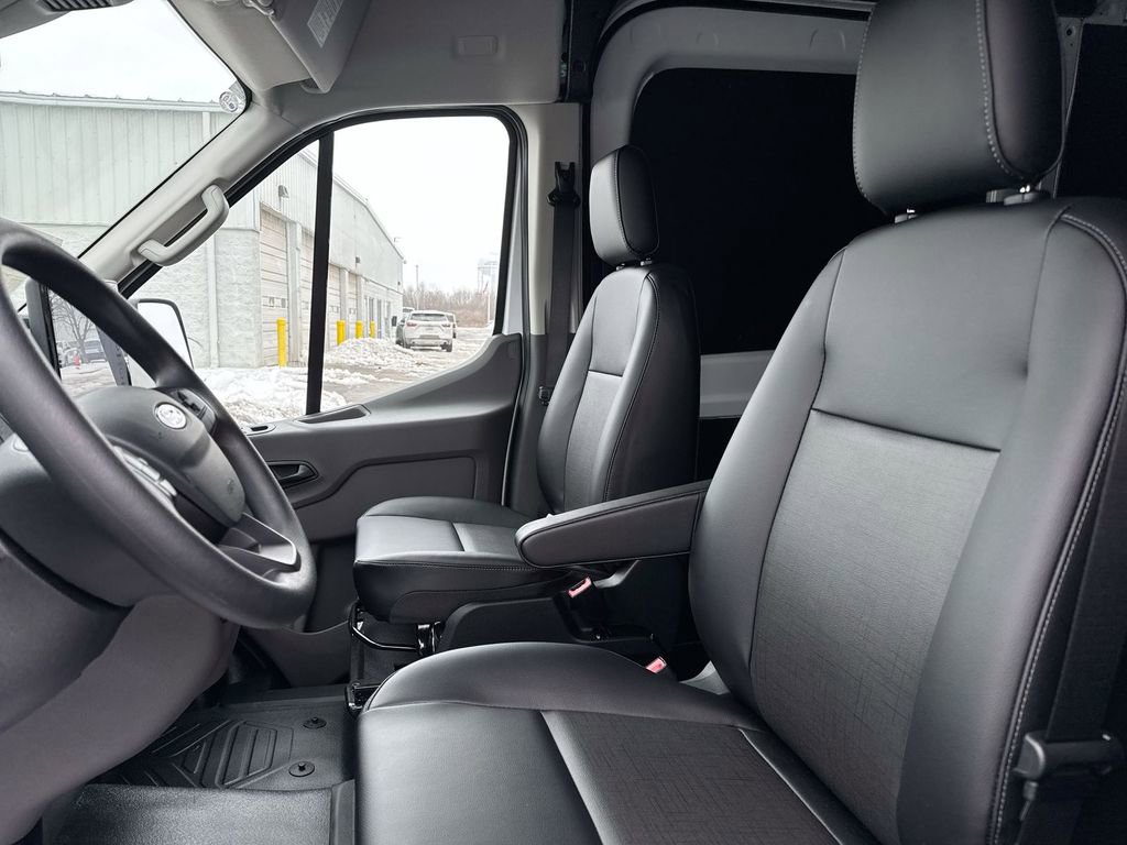 New 2026 Ford Transit 250 148 Medium Roof w/ Load Area Protection Package image 19