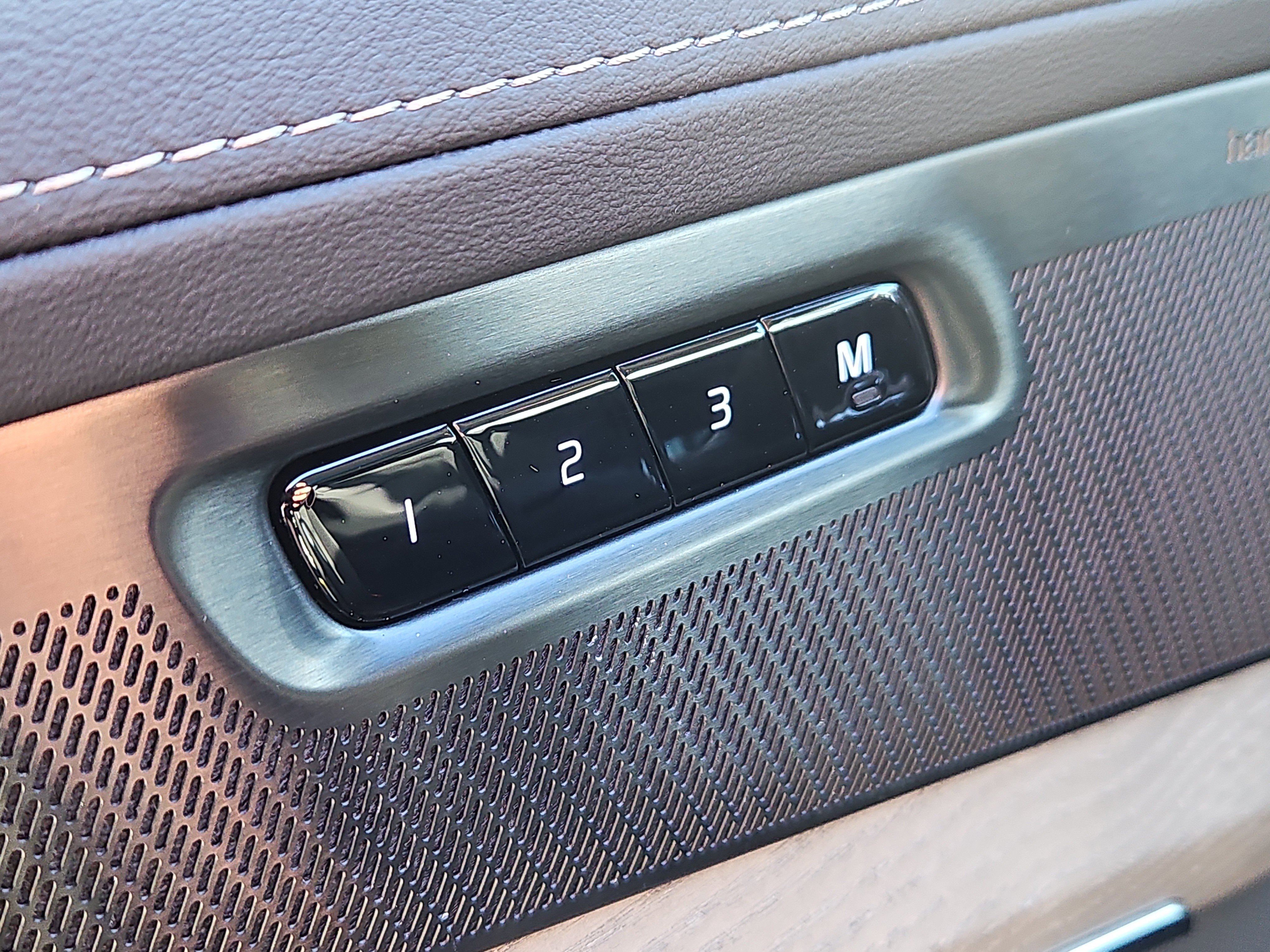 New 2026 Volvo XC90 B6 Plus w/ Protection Package Premier image 10