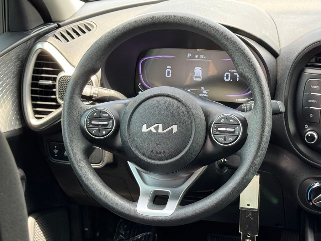 Used 2025 Kia Soul LX FWD image 27