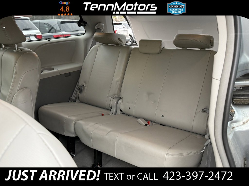 Used 2014 Toyota Sienna XLE image 16