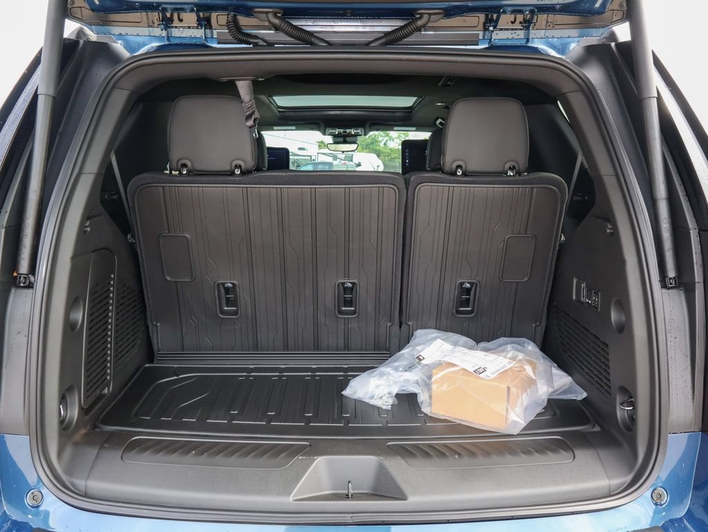 New 2026 GMC Yukon Elevation w/ Elevation Premium Package AWD/4WD image 5