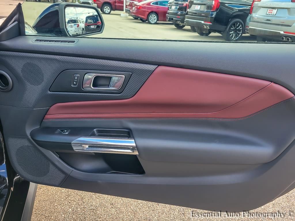 Used 2025 Ford Mustang Premium image 19