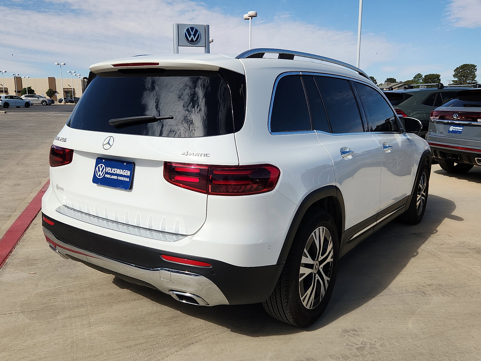 Used 2024 Mercedes-Benz GLB 250 4MATIC image 7