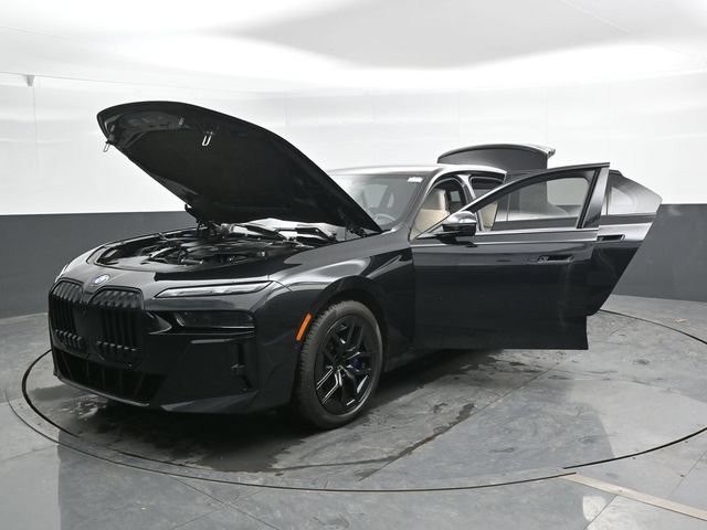 Used 2023 BMW 760i xDrive w/ Executive Package AWD/4WD image 46