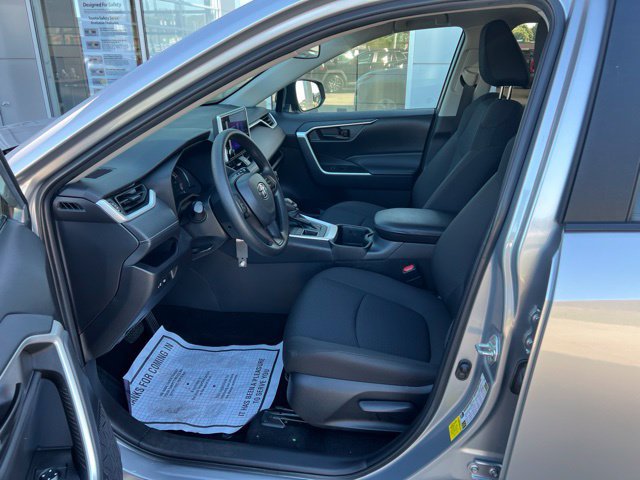 Used 2023 Toyota RAV4 LE AWD/4WD image 23