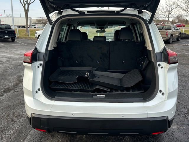 Certified 2025 Nissan Rogue SV AWD/4WD image 17