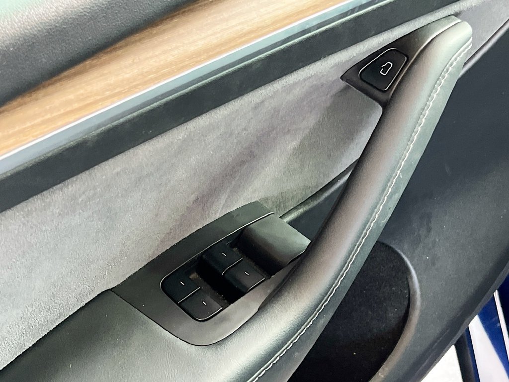 Used 2025 Tesla Model Y Long Range RWD image 18