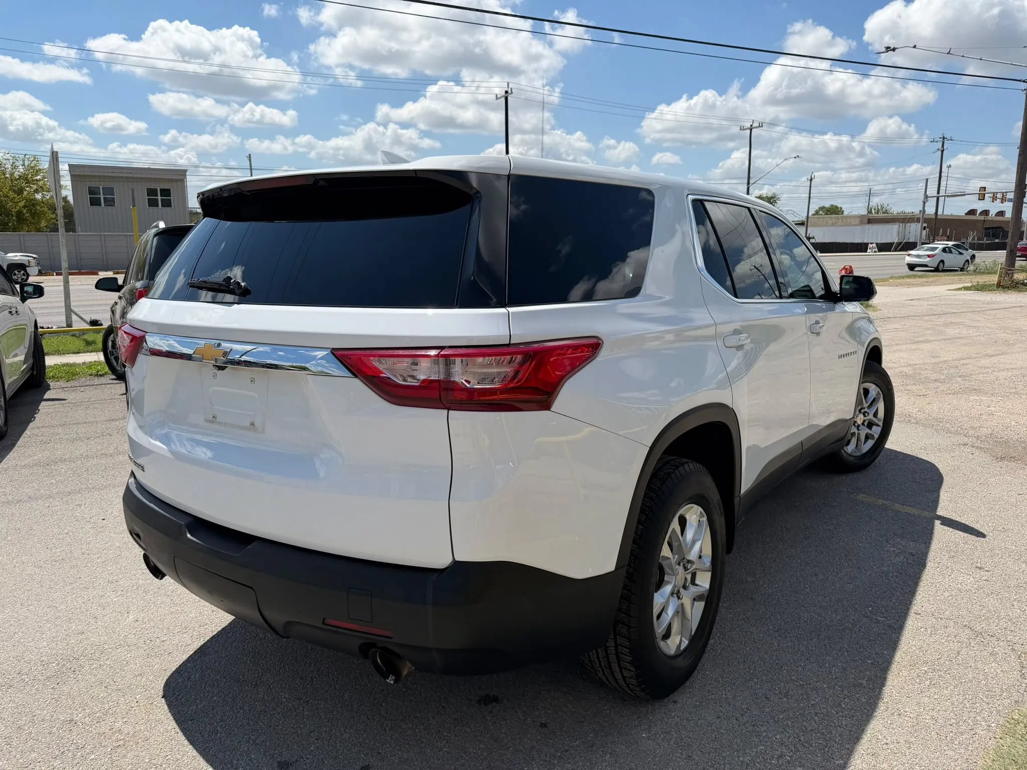 Used 2020 Chevrolet Traverse LS FWD image 4