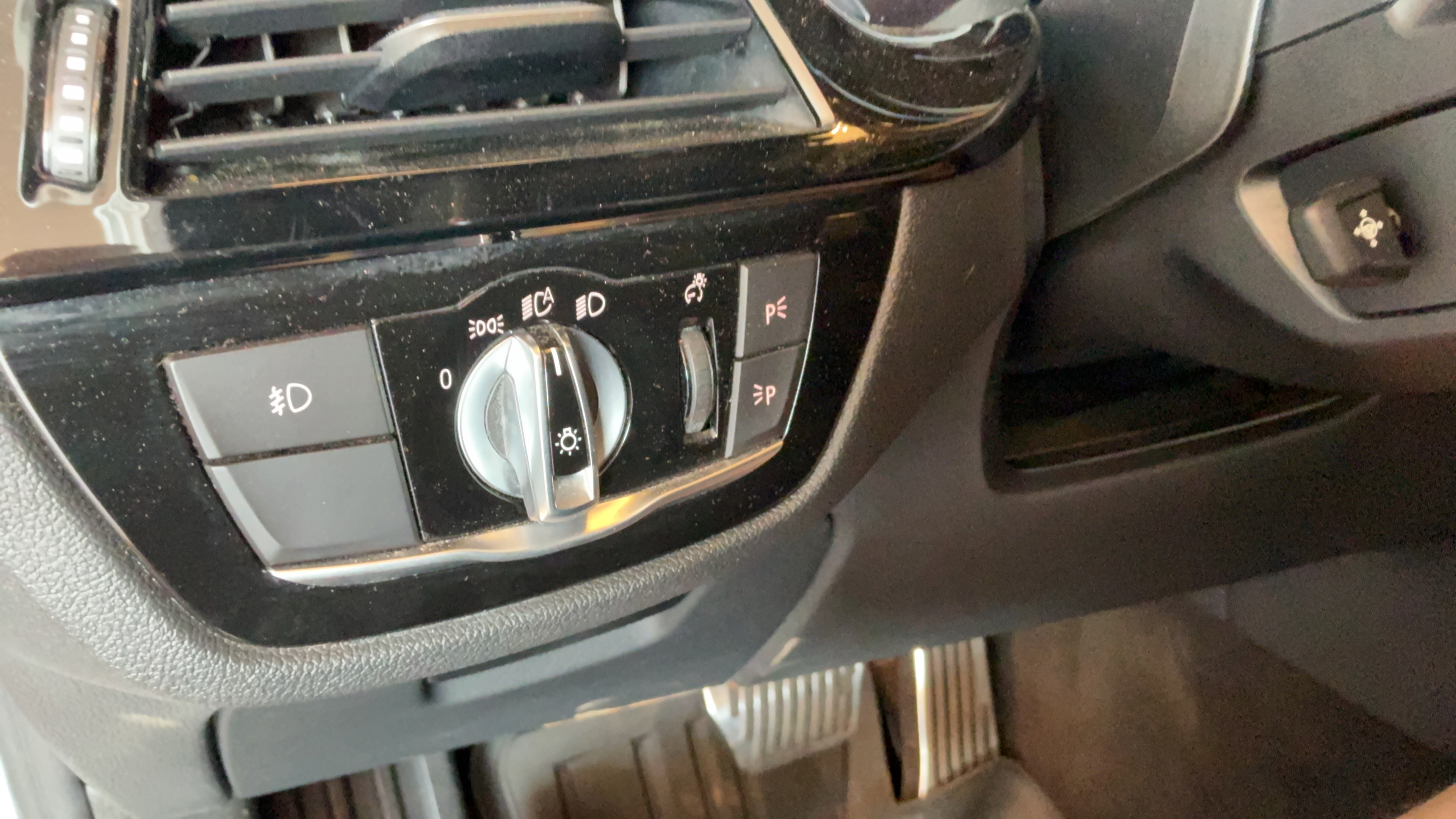 Used 2017 BMW 540i RWD image 25