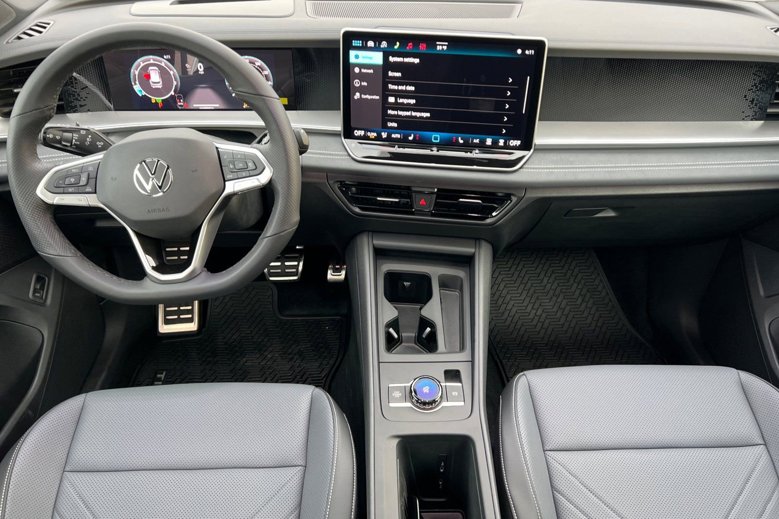 New 2026 Volkswagen Tiguan SE R-Line AWD/4WD image 13