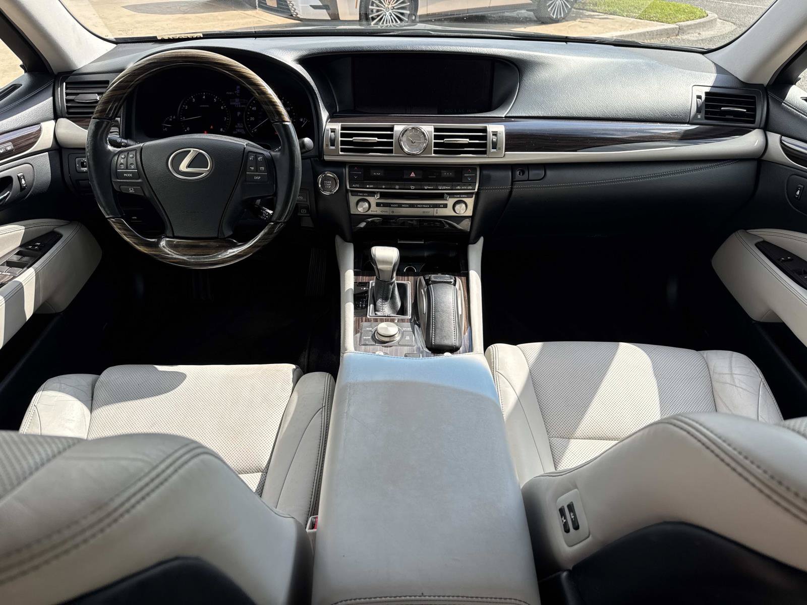 Used 2016 Lexus LS 460 AWD w/ Comfort Package image 21
