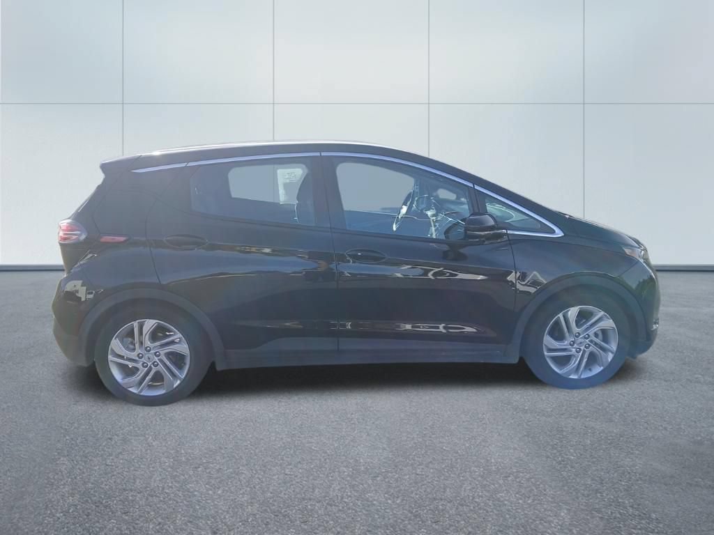 Used 2022 Chevrolet Bolt LT w/ Driver Confidence Package FWD image 9