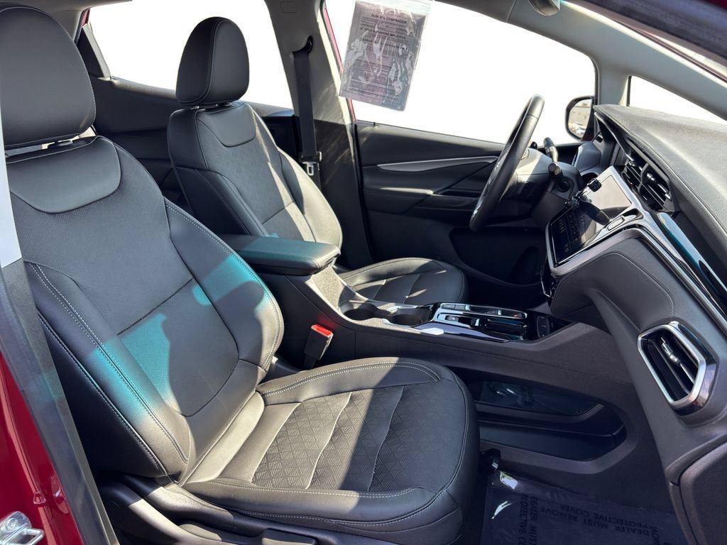 Certified 2022 Chevrolet Bolt LT w/ Infotainment Package FWD image 17