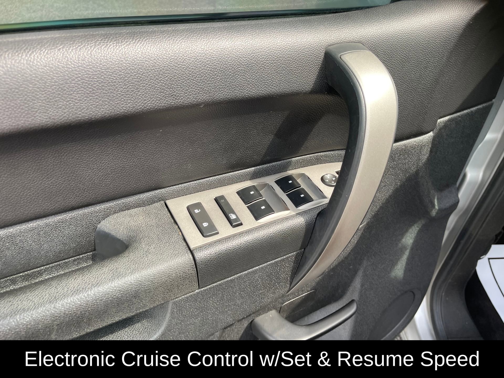 Used 2010 Chevrolet Silverado 1500 LT w/ Regional Value Package image 12