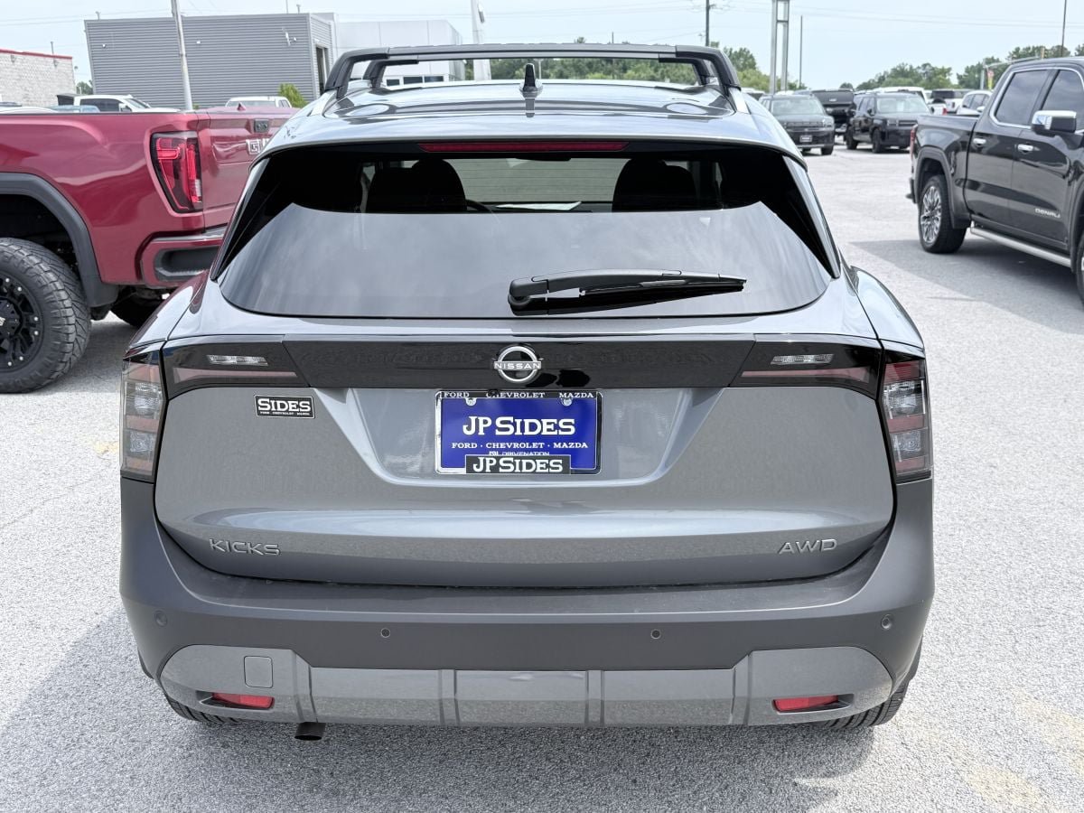 Used 2026 Nissan Kicks SV w/ SV Premium Package AWD/4WD image 6