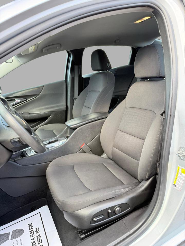 Used 2020 Chevrolet Malibu LT image 25