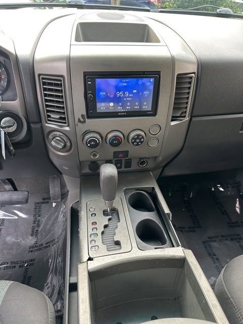 Used 2005 Nissan Titan SE w/ (W01) Utility Bed Pkg image 18