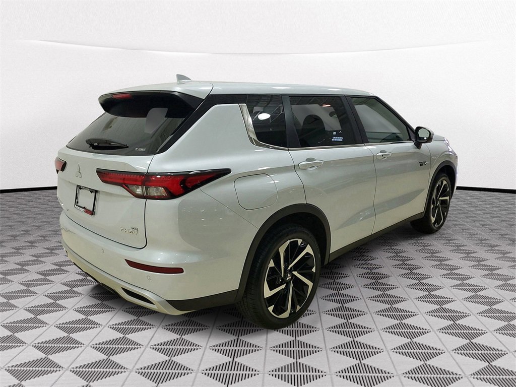 New 2025 Mitsubishi Outlander SE image 4