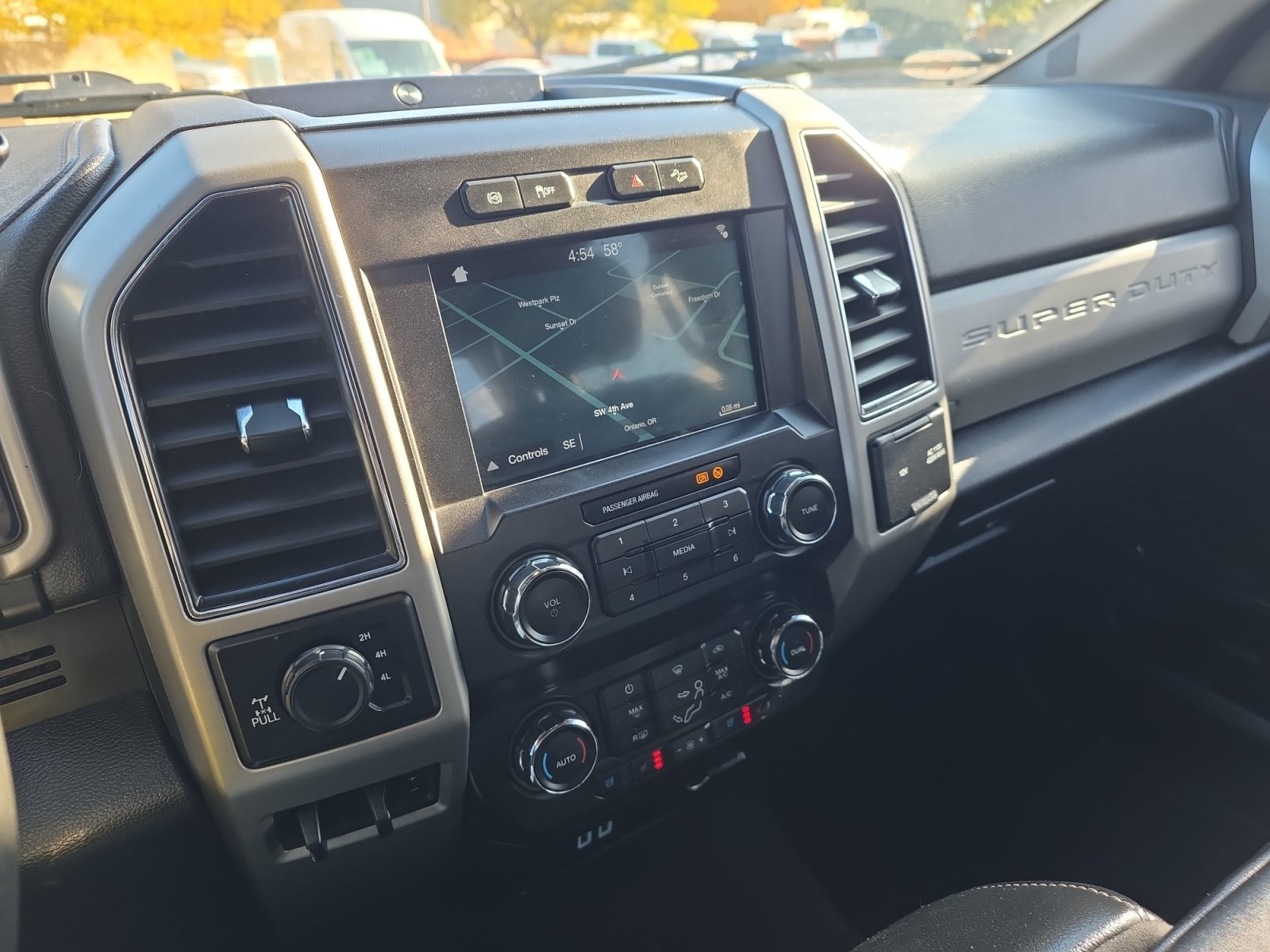 Used 2019 Ford F350 Lariat w/ Lariat Value Package AWD/4WD image 18