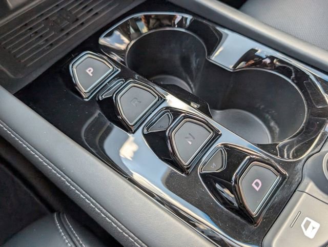 Used 2023 VinFast VF 8 Plus image 22