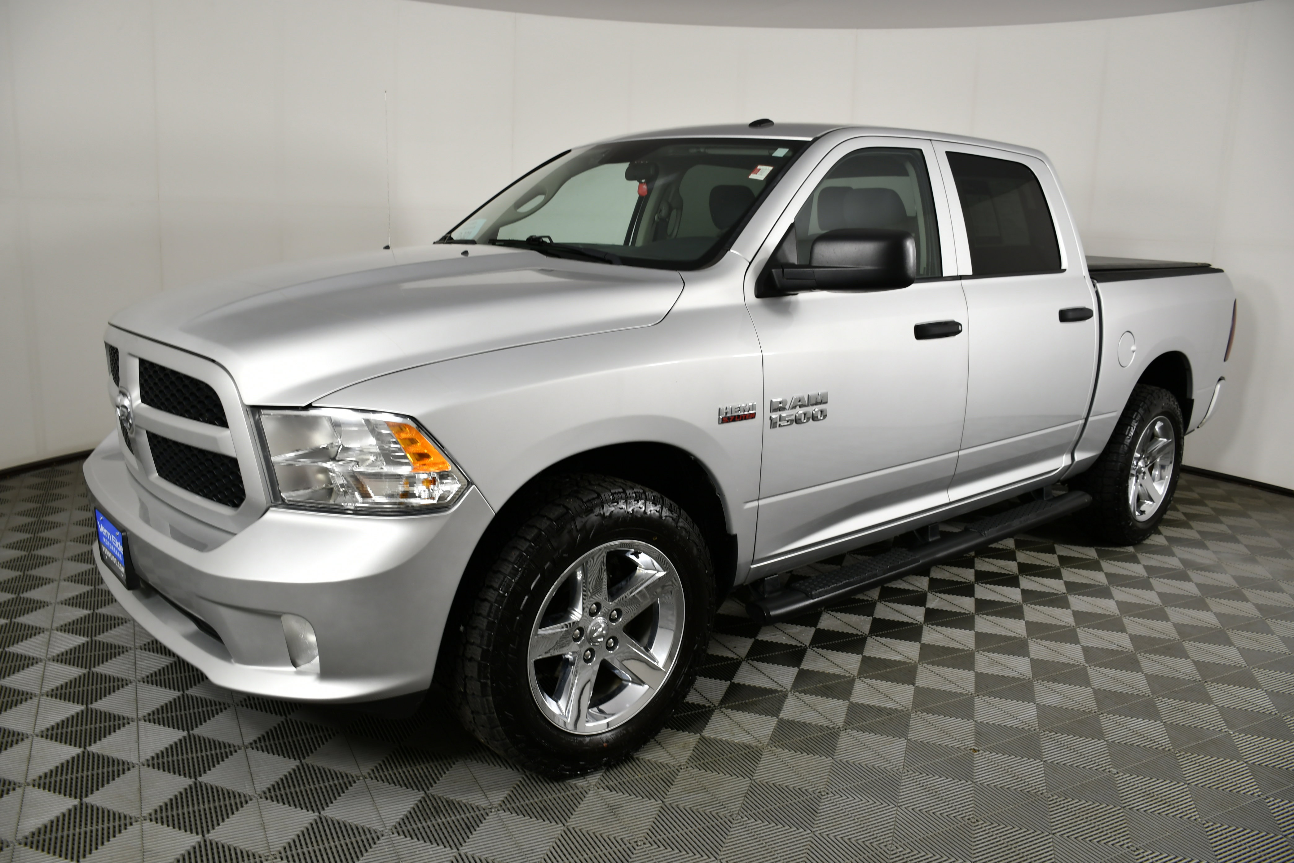 Used 2017 RAM 1500 Express w/ Express Value Package image 10