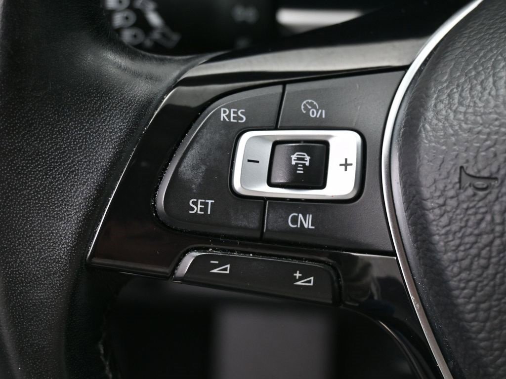 Used 2018 Volkswagen Atlas SEL Premium image 16