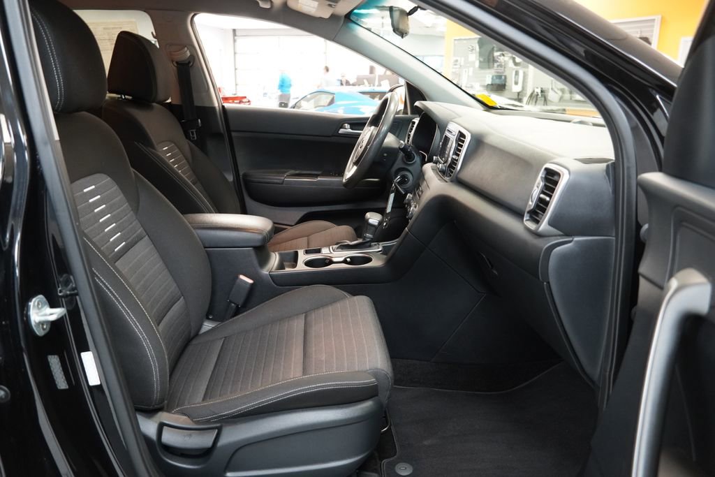 Used 2017 Kia Sportage LX w/ LX Popular Package image 33