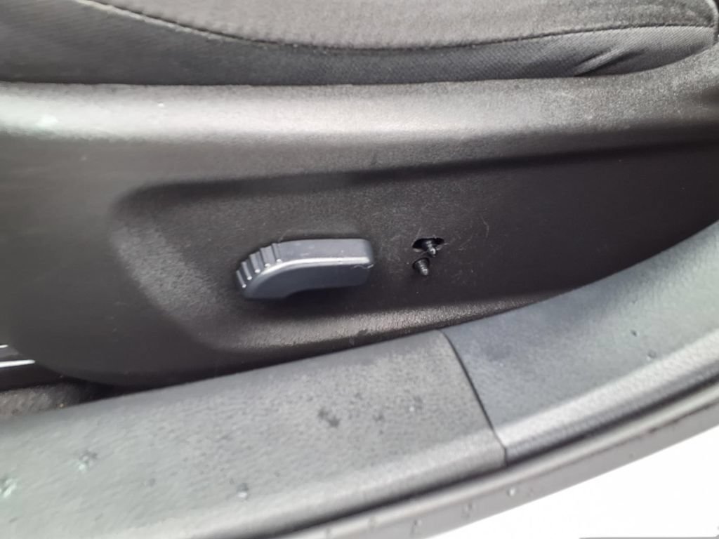 Used 2024 Nissan Altima 2.5 SV FWD image 21