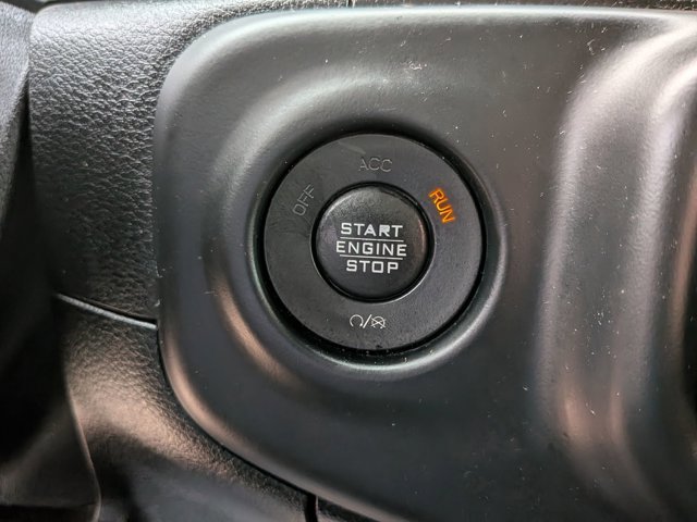 Used 2018 Jeep Wrangler Unlimited Sahara w/ Cold Weather Group image 18