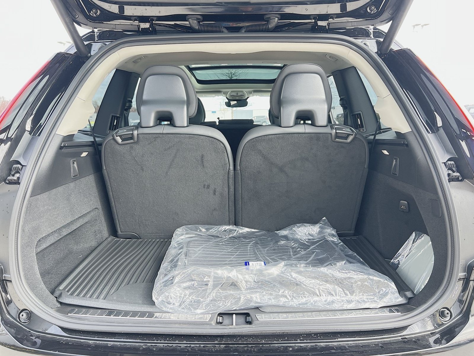 New 2026 Volvo XC90 B5 Plus w/ Protection Package AWD/4WD image 35