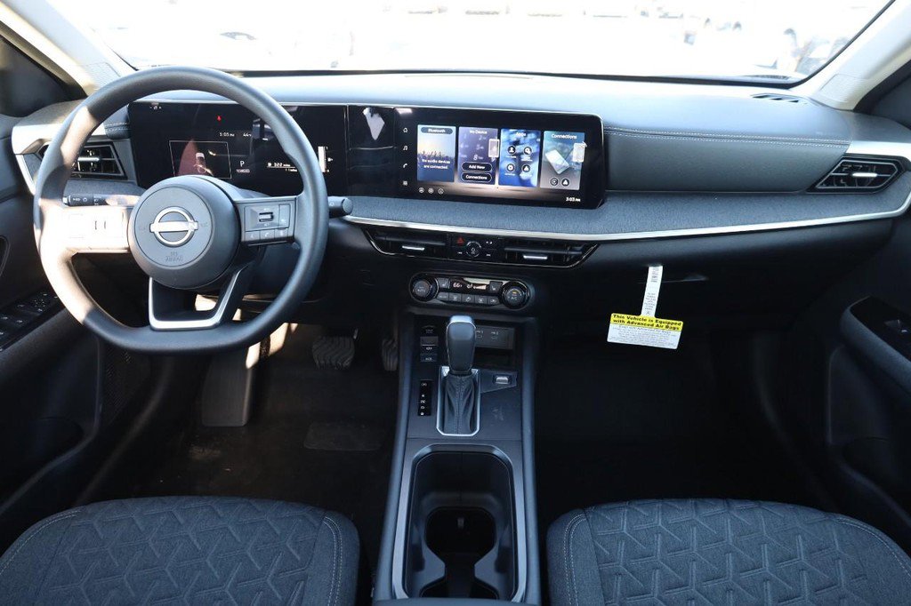 New 2026 Nissan Kicks SV w/ SV Premium Package image 24