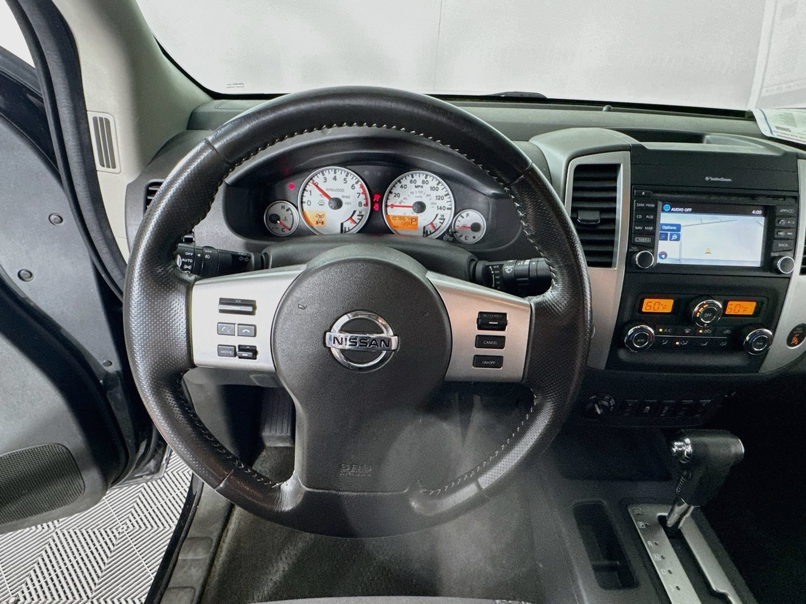 Used 2018 Nissan Frontier PRO-4X AWD/4WD image 13