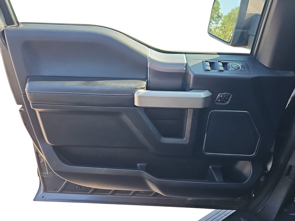 Used 2016 Ford F150 Lariat w/ Equipment Group 502A Luxury AWD/4WD image 26