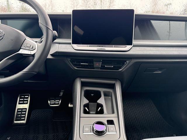New 2026 Volkswagen Tiguan SE R-Line AWD/4WD image 23