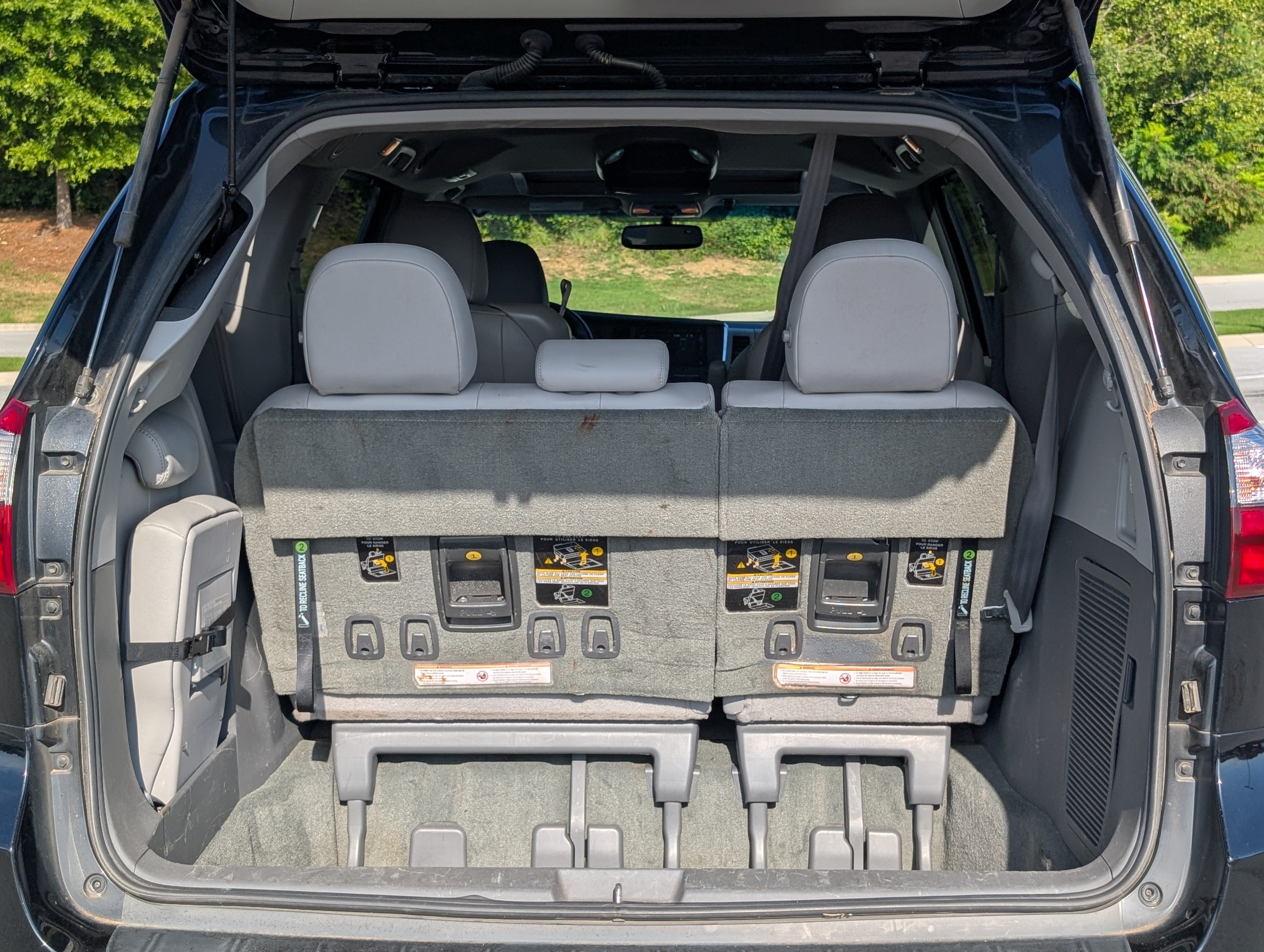 Used 2015 Toyota Sienna XLE FWD image 27