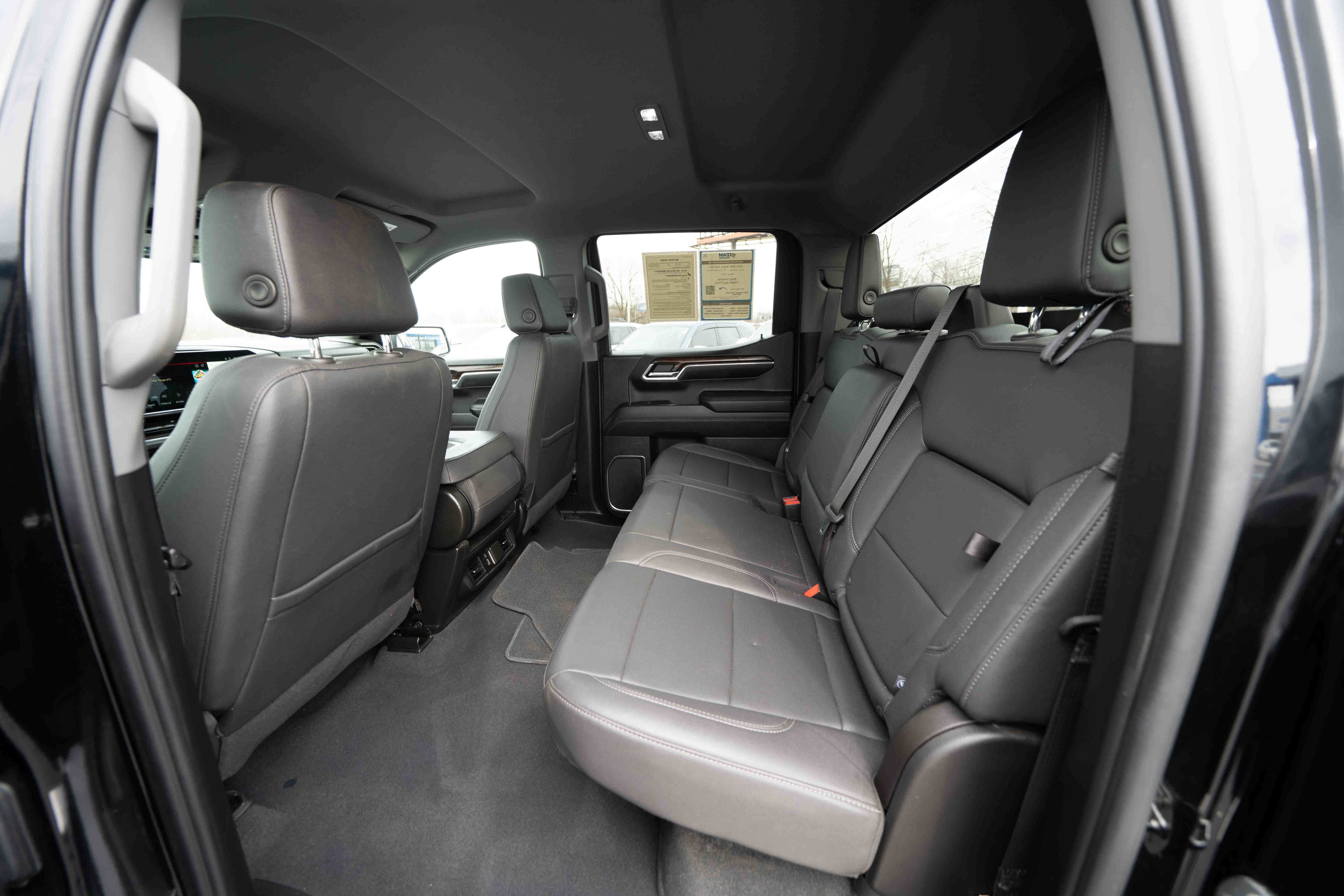 Used 2023 GMC Sierra 1500 SLT AWD/4WD image 23