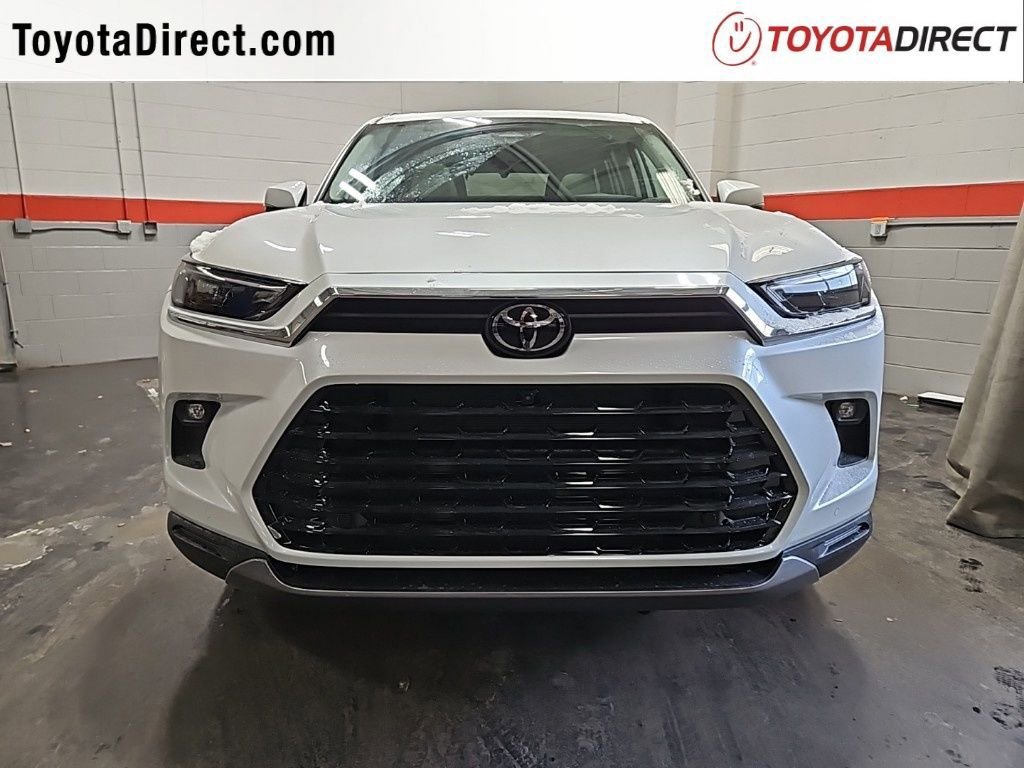 New 2026 Toyota Grand Highlander Platinum image 2