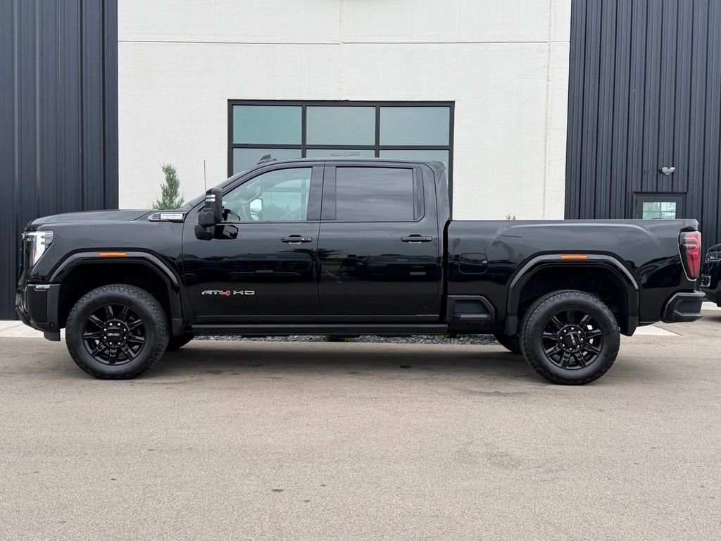 Used 2024 GMC Sierra 2500 AT4 w/ Technology Package AWD/4WD image 2