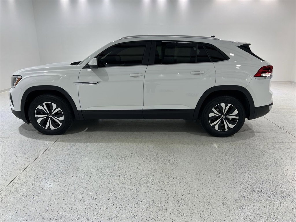 Used 2025 Volkswagen Atlas Cross Sport SE image 5