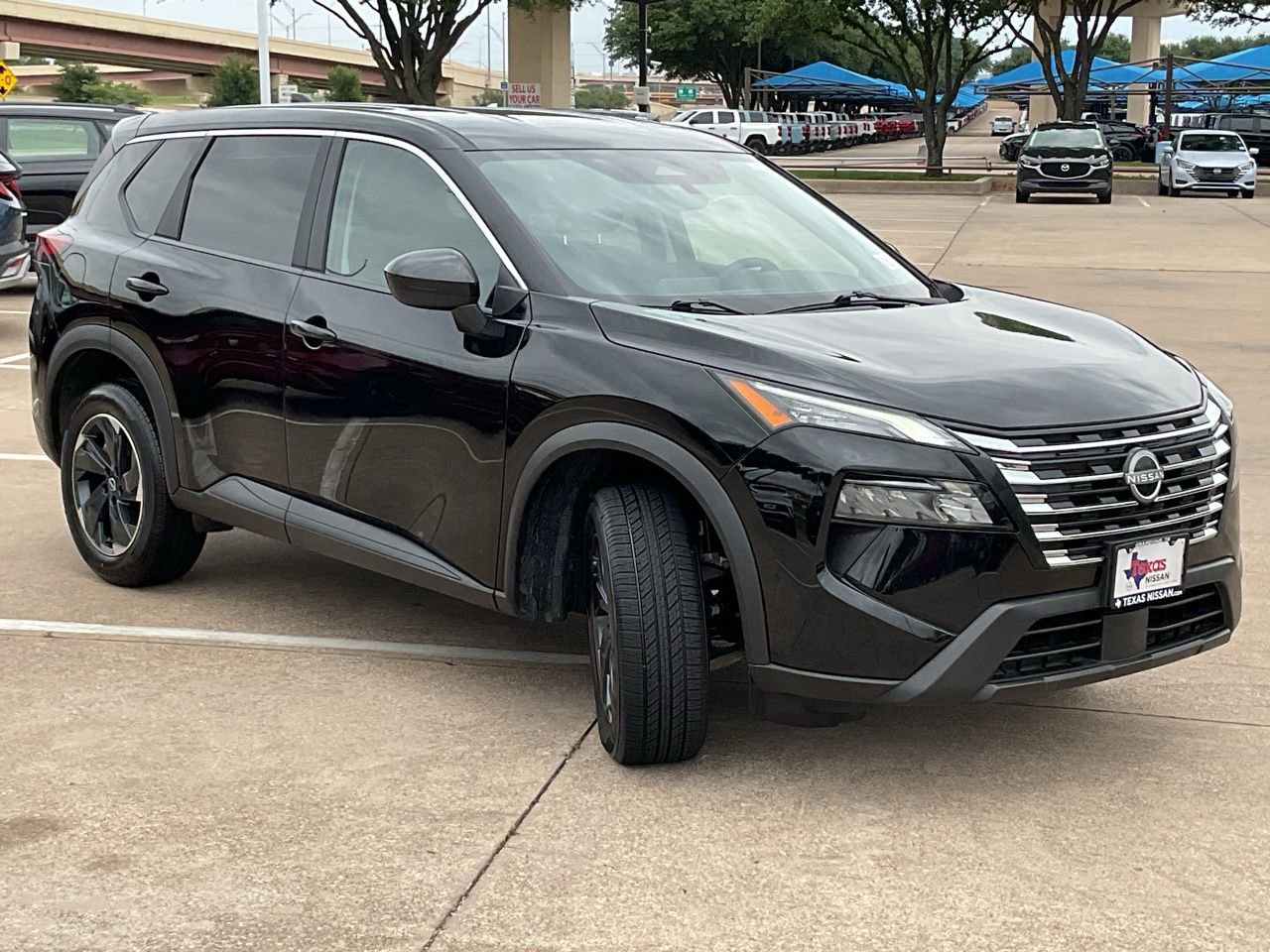 Used 2025 Nissan Rogue SV FWD image 4