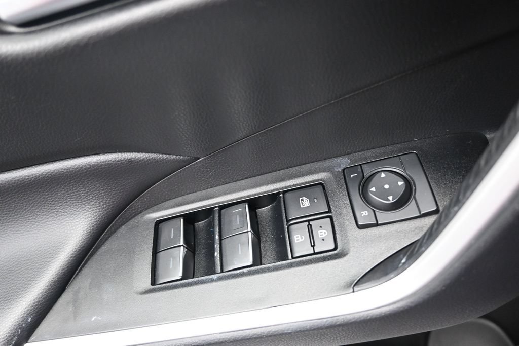 Used 2025 Toyota RAV4 XLE AWD/4WD image 20
