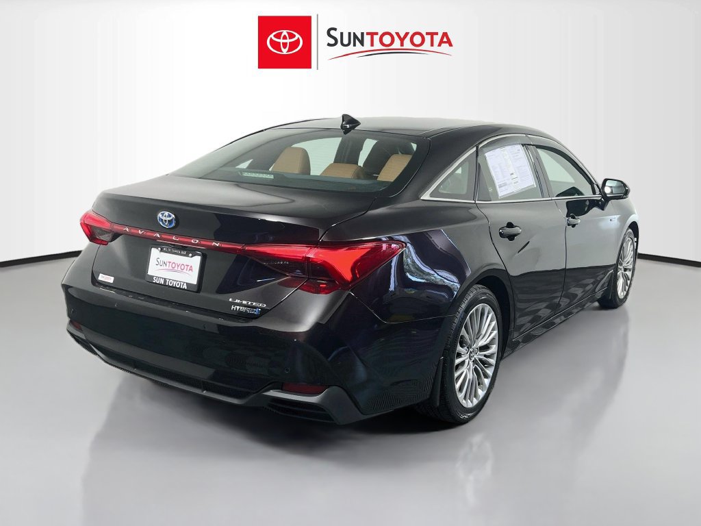 Used 2020 Toyota Avalon Limited w/ Advanced Safety Package FWD image 3