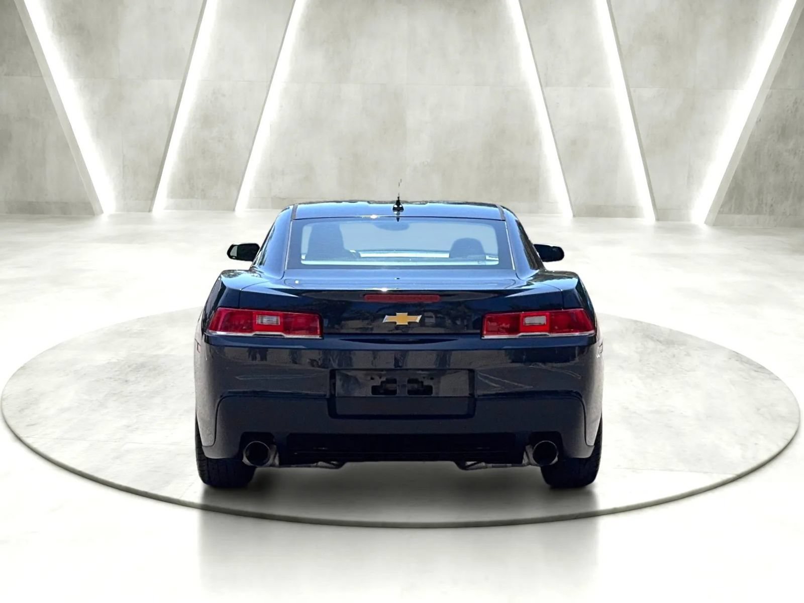 Used 2014 Chevrolet Camaro LS RWD image 6